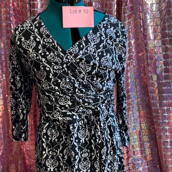 CHADWICKS size 12 dress with criss cross front, faux wrap skirt in black/white - Picture 3 of 13